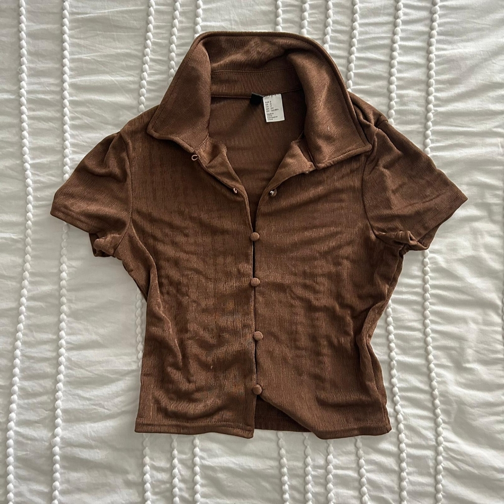 🌹H&M Button Crop Top